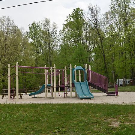 Maple Grove Park Sun Valley Campground Cottage 4 מראה חיצוני תמונה