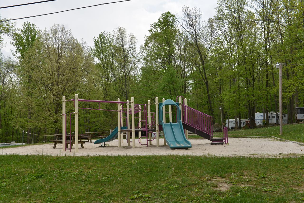Maple Grove Park Sun Valley Campground Cottage 4 מראה חיצוני תמונה